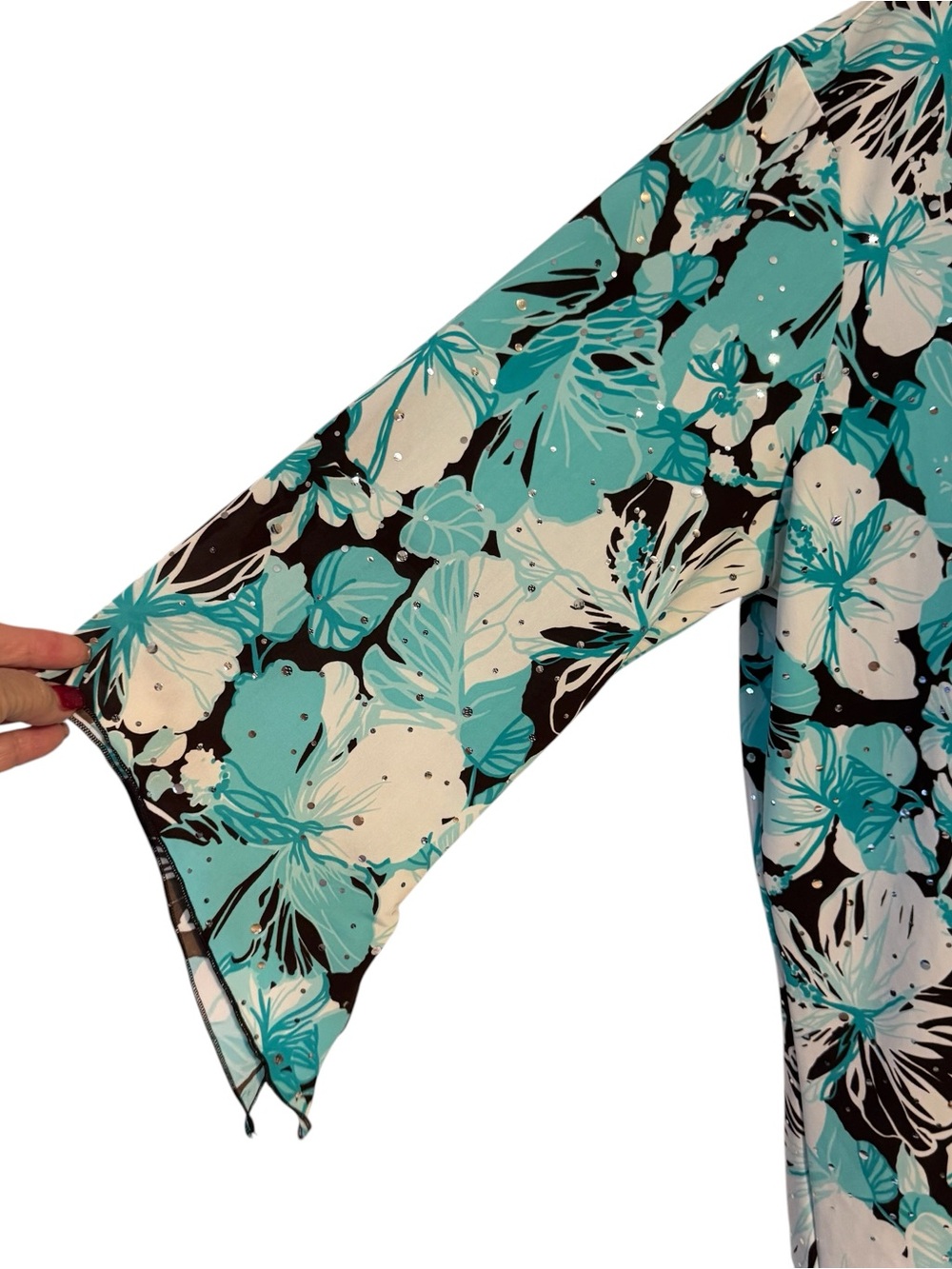 GORGEOUS  Floral V-Neck TOP w/ 3/4 SLEEVE DETAIL   AQUA SUMMER  PLUS: 2X     #N - Picture 3 of 6